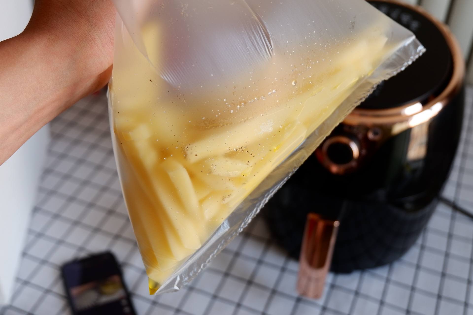 家有烤箱依然入坑了居派空气炸锅，少油小巧更高效，比烤箱还方便