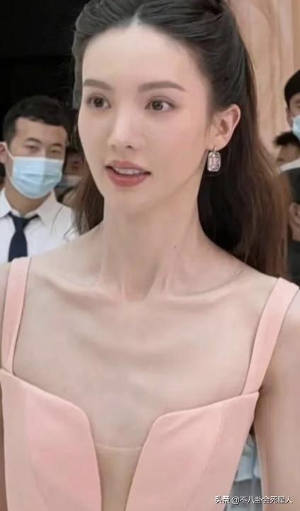 纸片人身材的女星,纸片人身材女星