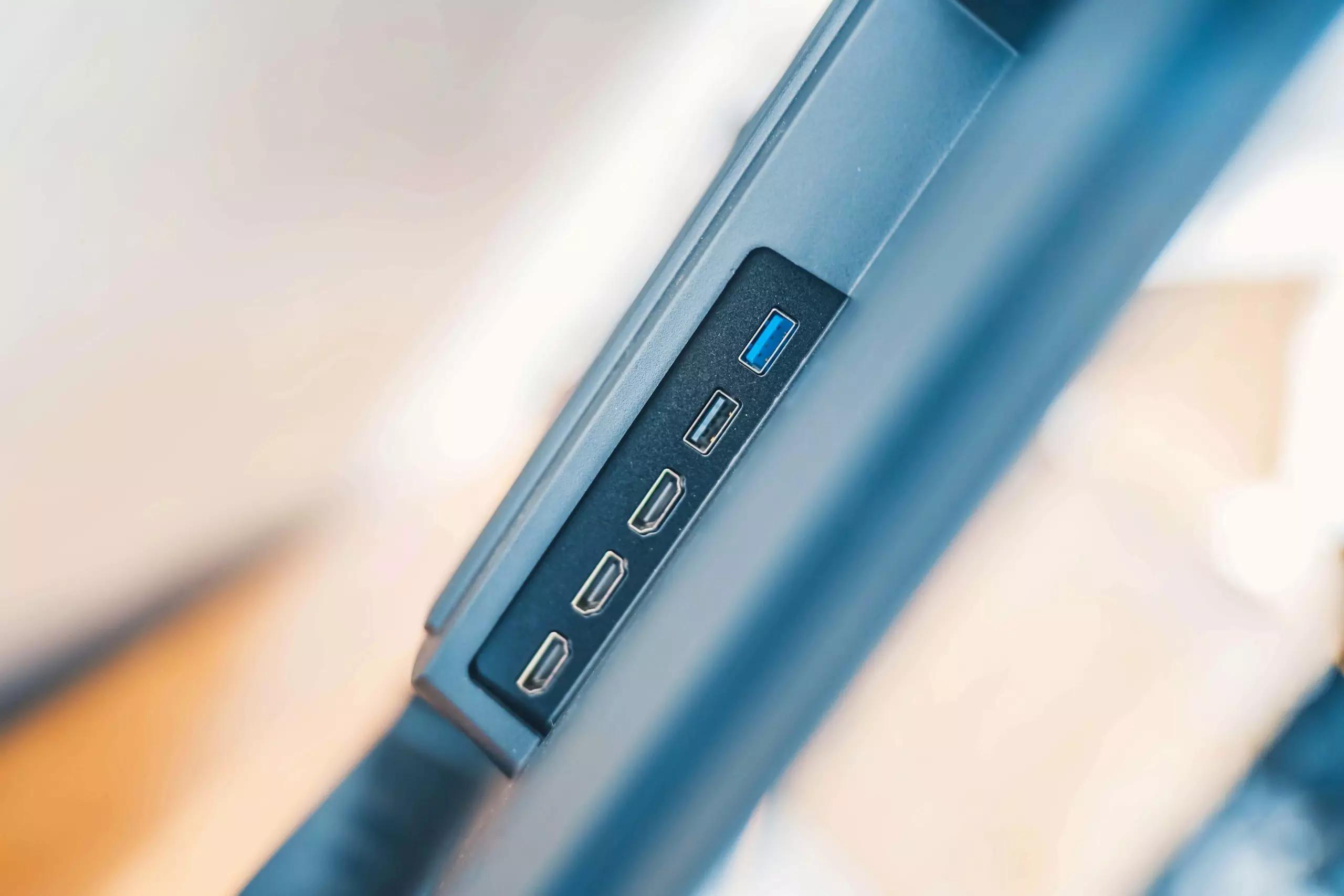 小米6oled55寸电视效果图,居家看电视氛围