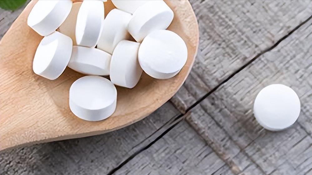 几块钱一瓶的维生素B6有助改善睡眠、预防脑梗，科学服用注意4点