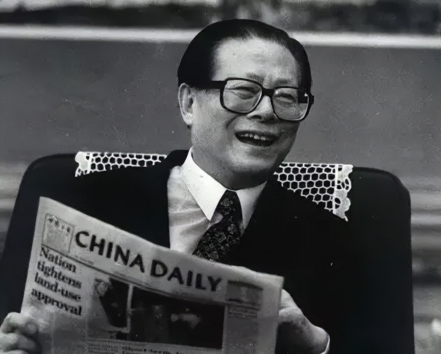 克林顿回忆录：我和江*民泽**呆在一起的时候越长，我就越喜欢他