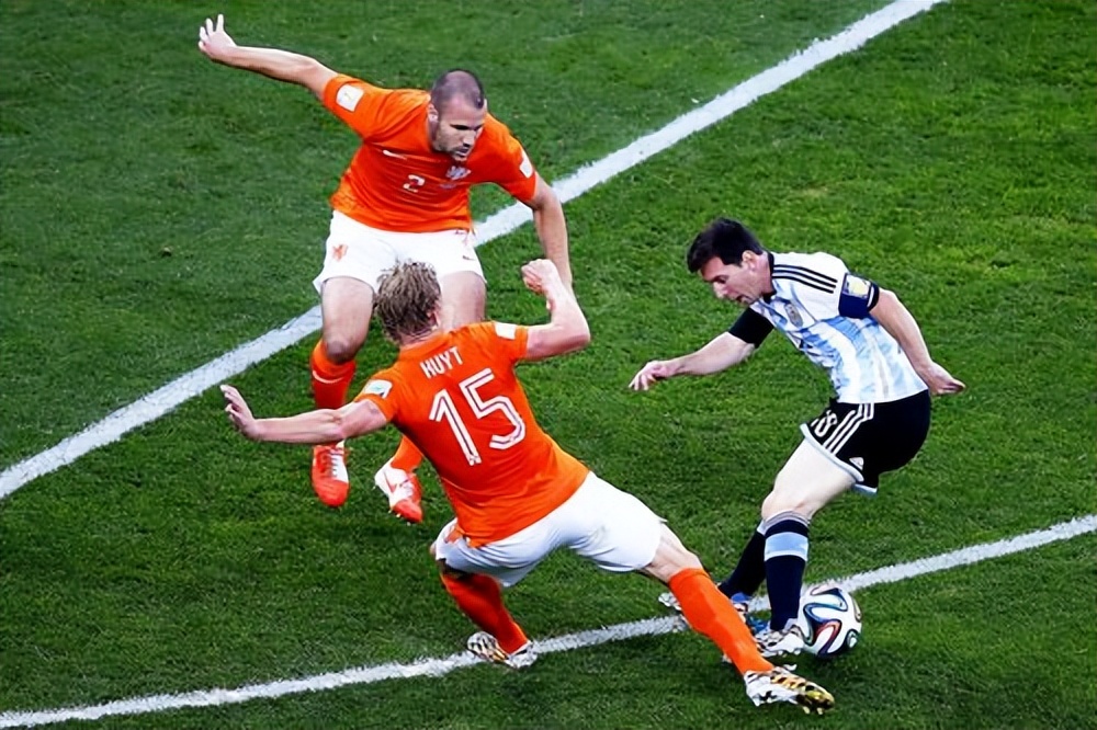 世界杯最肮脏的比赛,足球史上最无耻球队黑哨