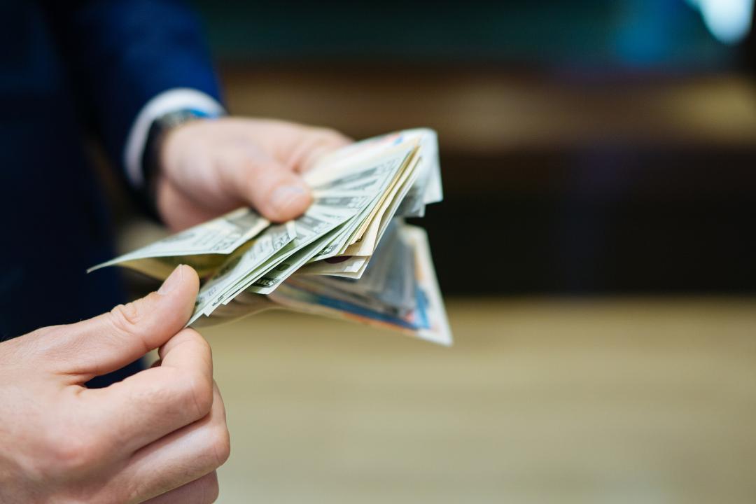 上海迪士尼员工门票靠谱吗,上海迪士尼门票诈骗