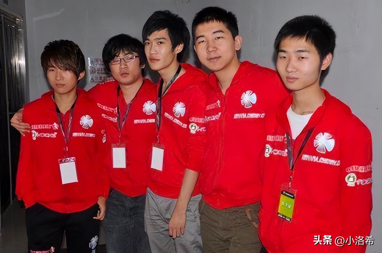 pis变成流浪汉了吗,pis开直播了吗