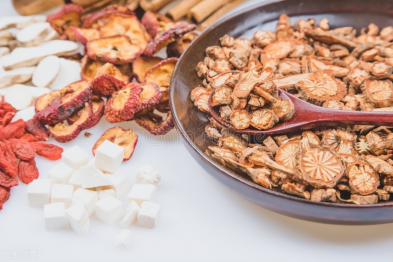 肾虚有火尿频尿急多次小便,排尿有时快有时慢是什么原因