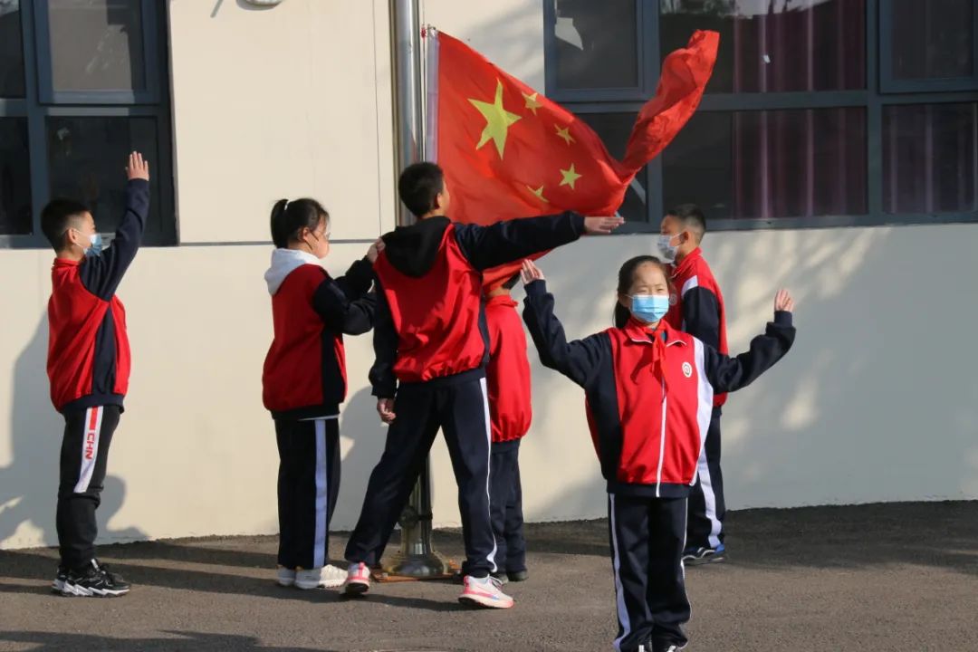 做文明学生主题升旗仪式美篇,美丽校园升旗仪式