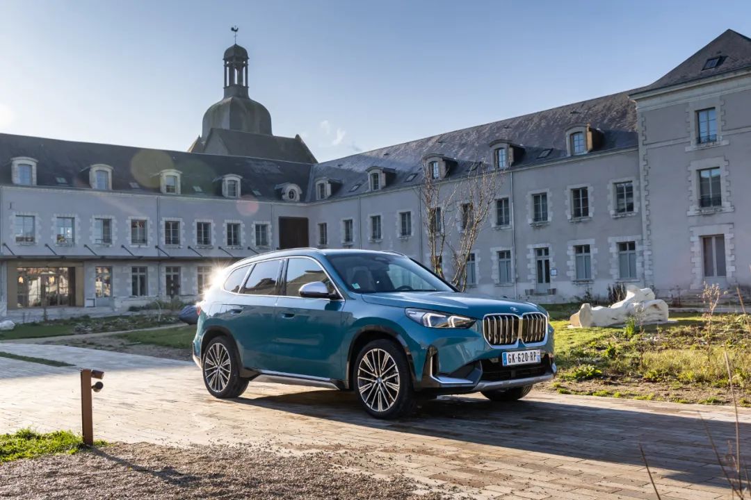 拉古纳湖蓝宝马m3,新爆款体验宝马ix1