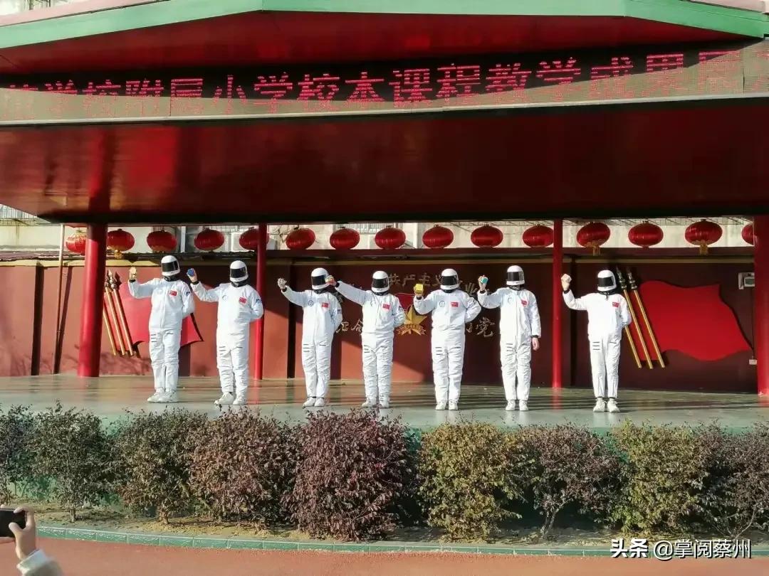 载歌载舞精彩纷呈,载歌载舞迎元宵文艺汇演展风采