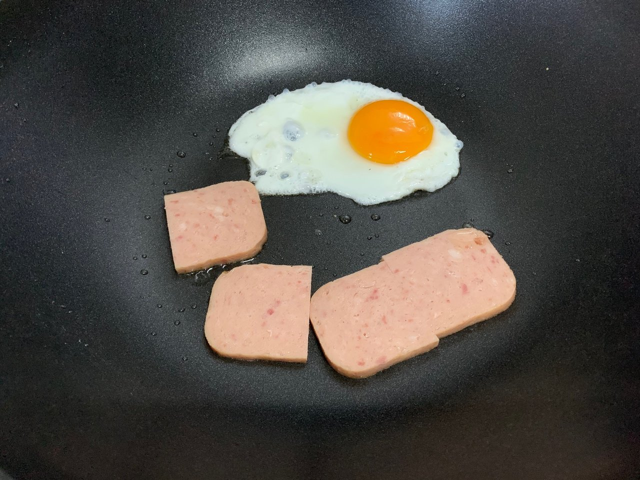 白水煮泡面怎么做,用开水泡面的神仙吃法