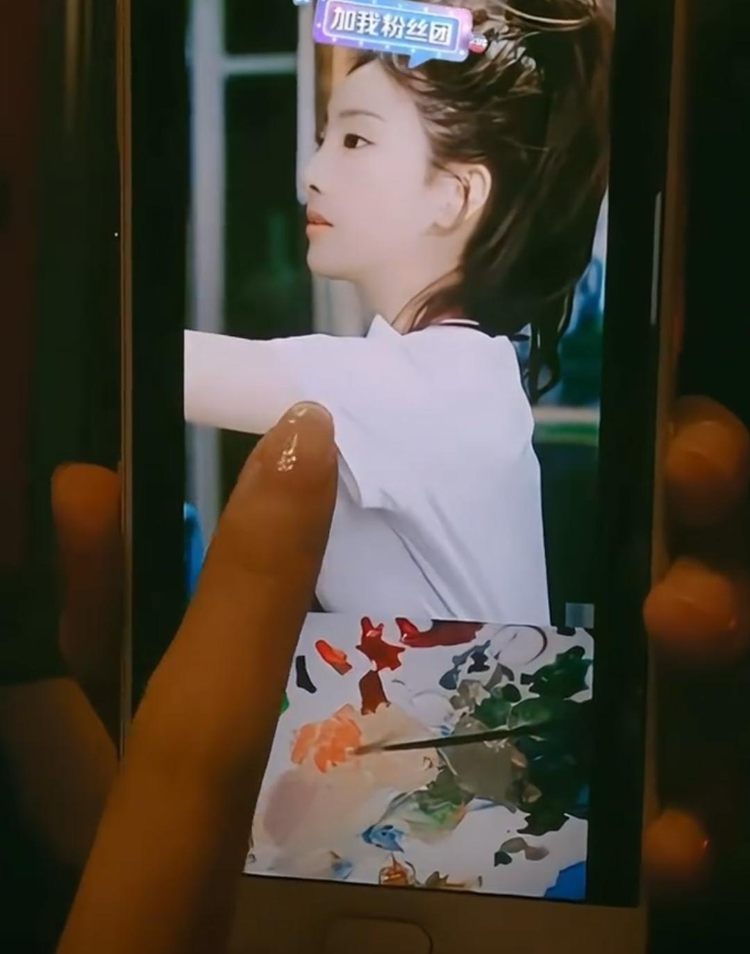 女主持人马卉直播时展示不雅照片事件持续发酵