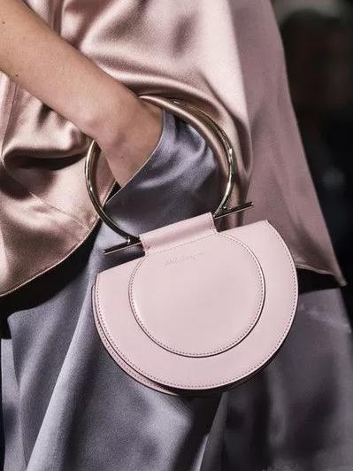 粉色配高级灰好看吗,粉色配灰色好看吗