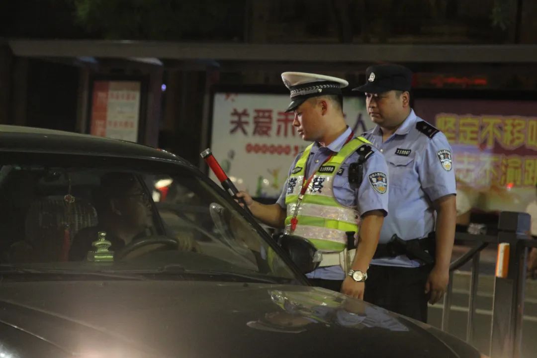 夏季治安打击整治“百日行动”丨尽锐出战！河南洛阳公安全力开展夏夜治安巡查宣防第二次集中统一行动