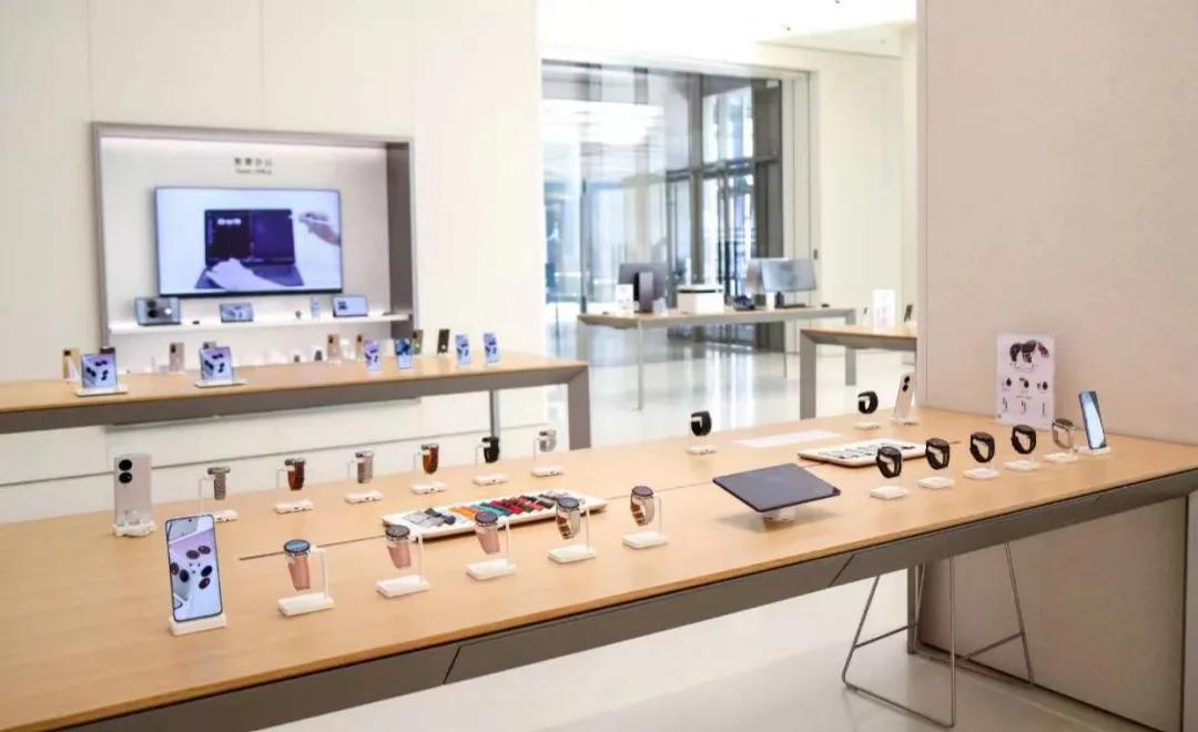 太上头了：华为青岛旗舰店“哈啤酒”引领科技消费新浪潮