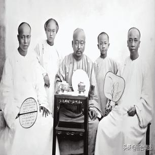 纳粹德国屠杀犹太女人,变态纳粹