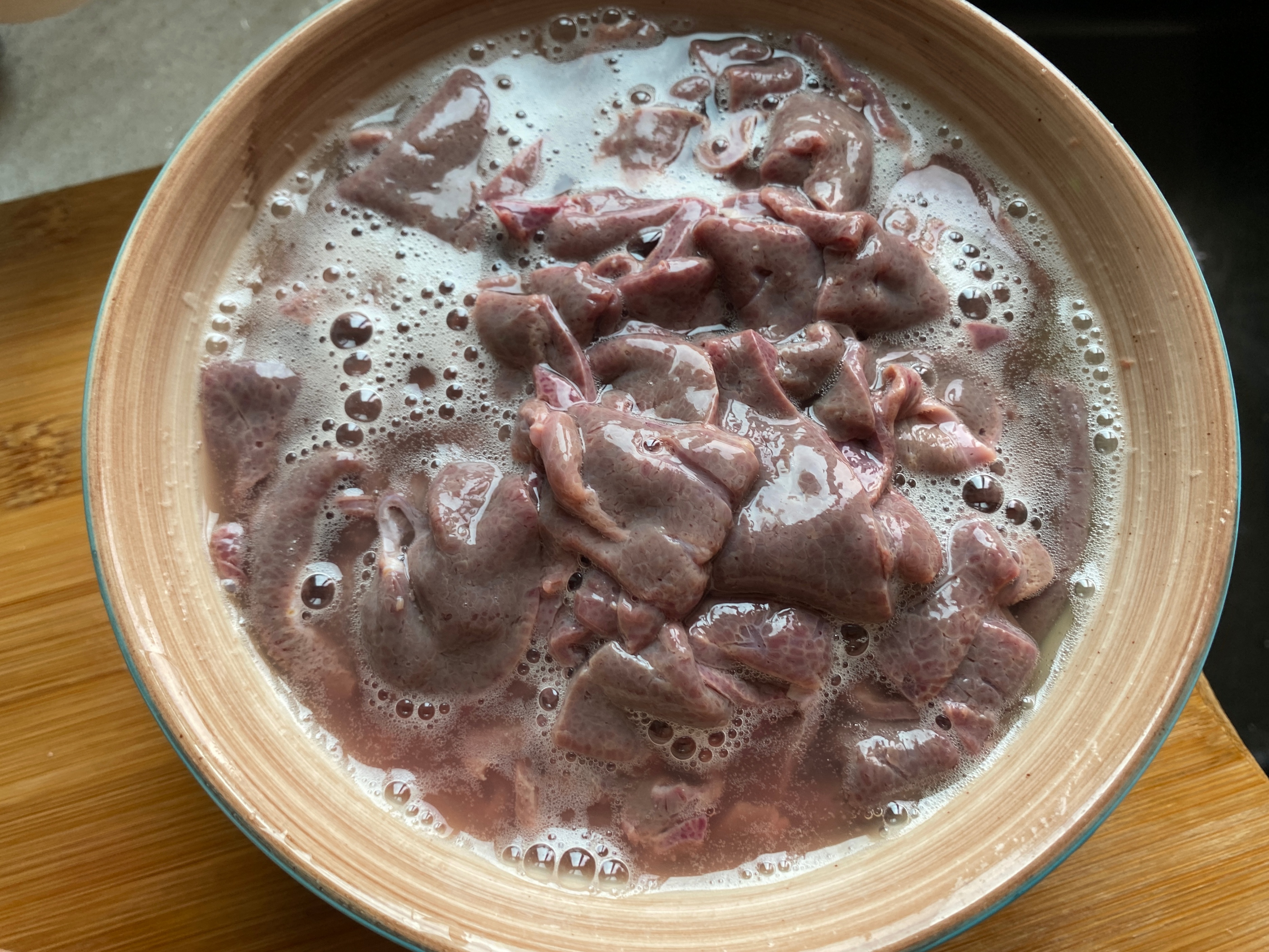 喝牛奶真的可以补骨钙,中老年人都需要补钙吗