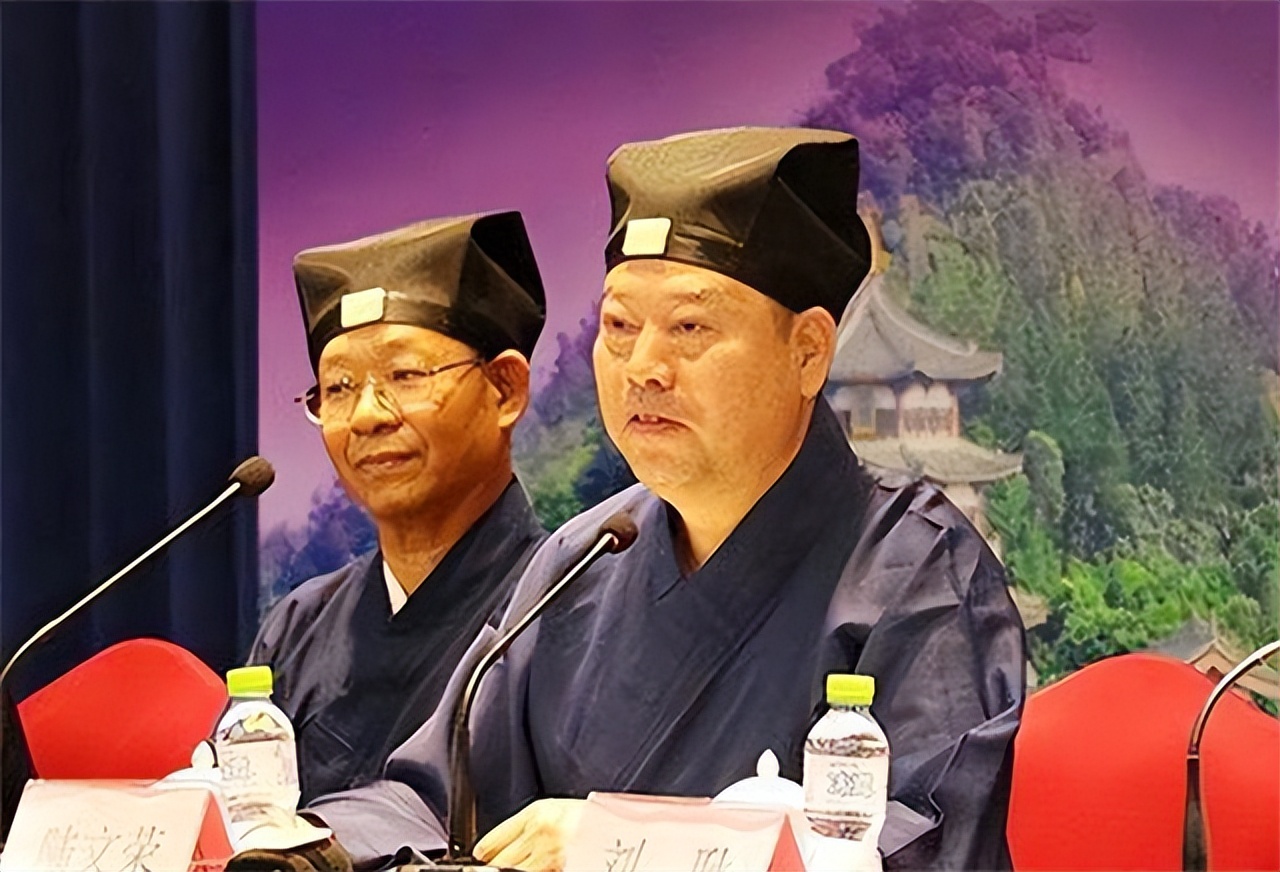 被绑架的中国留学生有多富？母亲15家公司，道长父亲3.75亿包山头