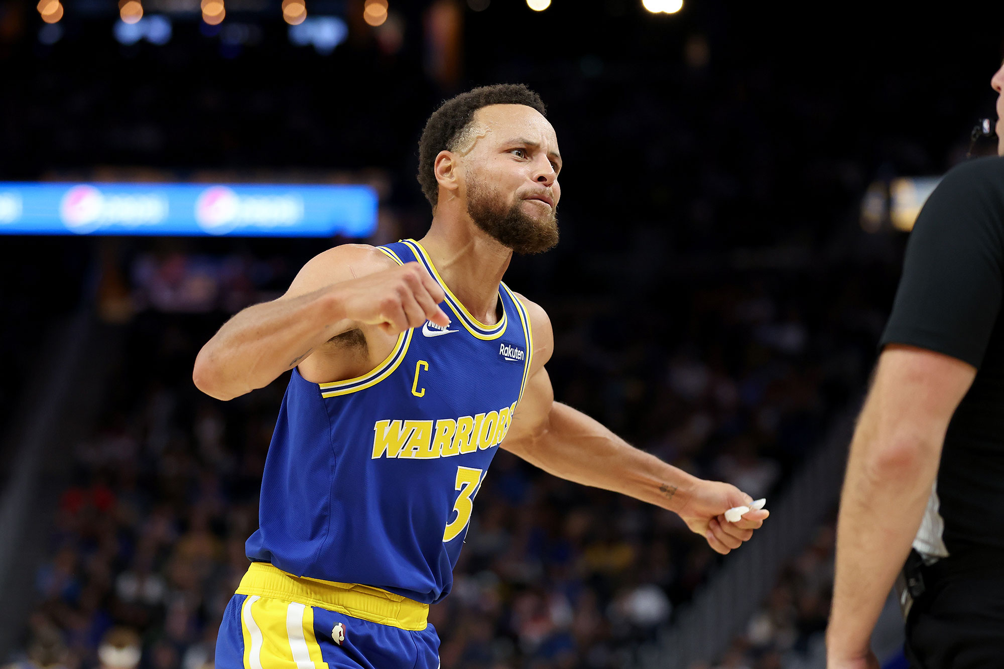 勇士战胜湖人裁判报告,库里将加冕三分王汤神