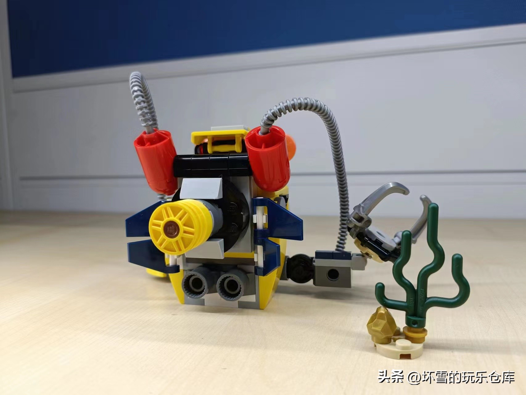乐高31090水下机器人,乐高科技系列42037