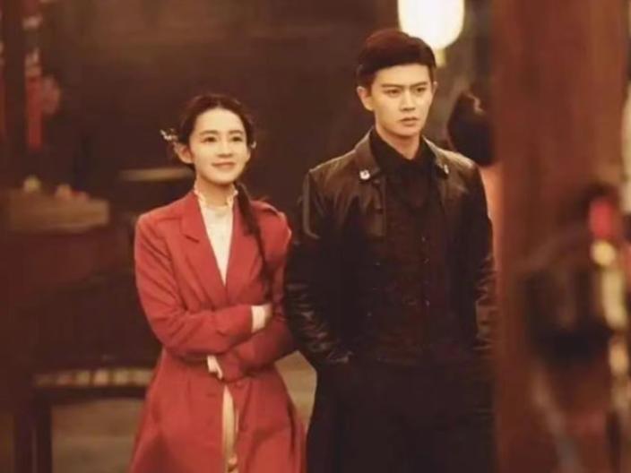 杨颖18年粉色高定韩国,杨颖18年视频