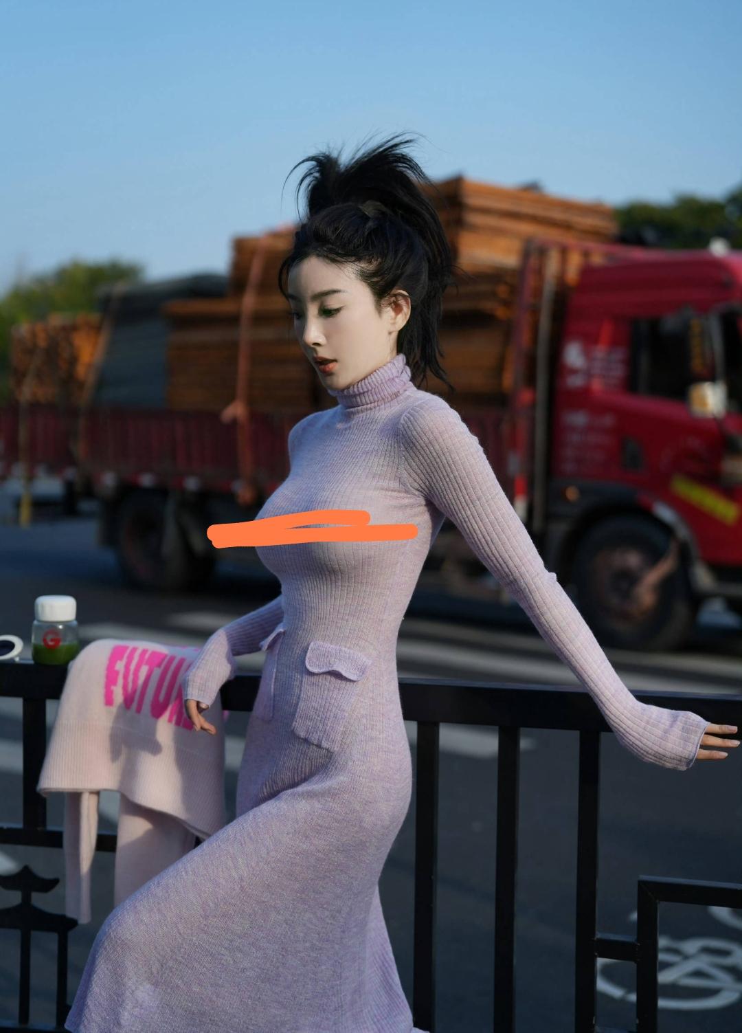 女主持人马卉直播时展示不雅照片事件持续发酵