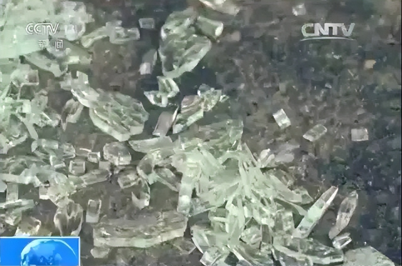 玻璃门咬口了怎么办,玻璃门夹人怎么处理