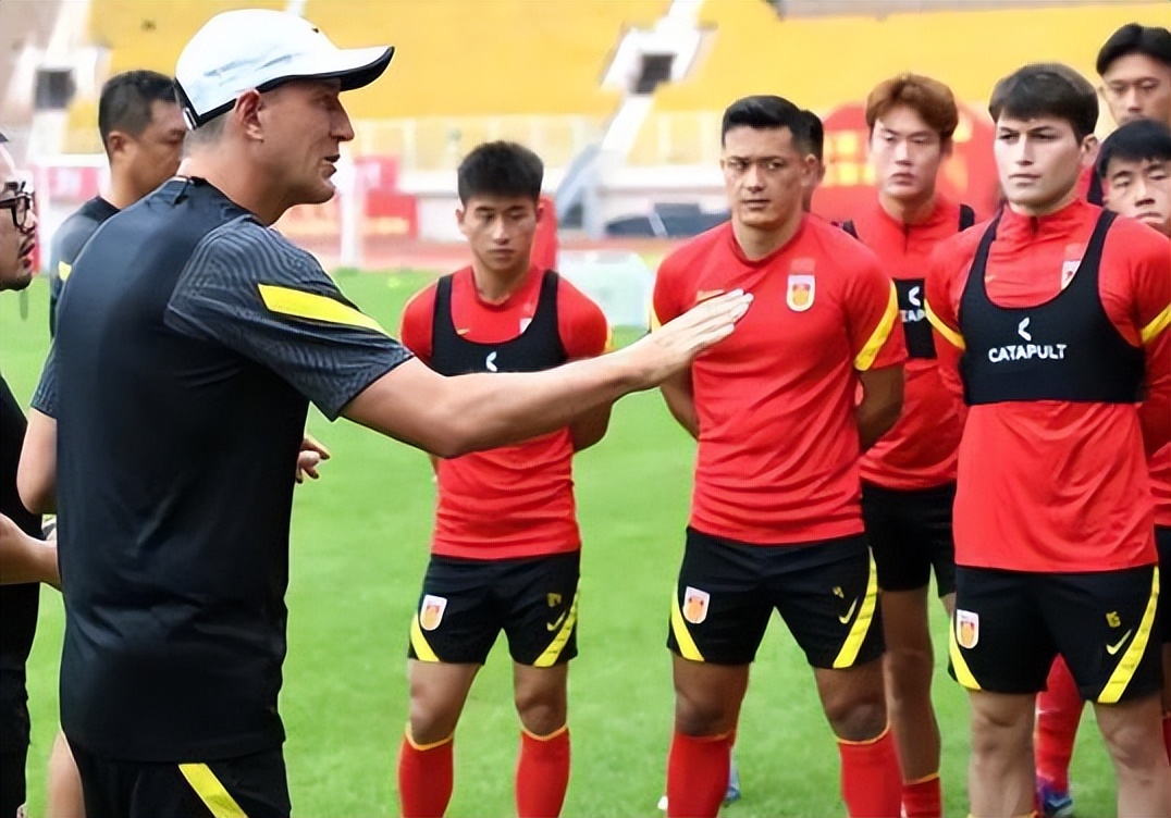 6比0！中国男足在杯赛中大比分击败欧洲劲旅，让高洪波扬眉吐气