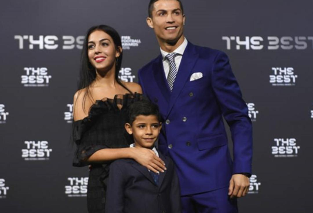 c罗与乔治娜红蓝情侣装,从柜姐到富豪女友