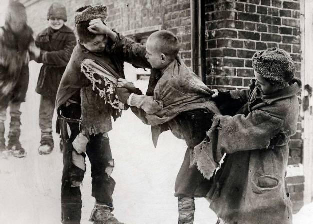 日军泯灭人性的酷刑：日军扫荡后被凌辱的妇女老人受到残酷的刑罚