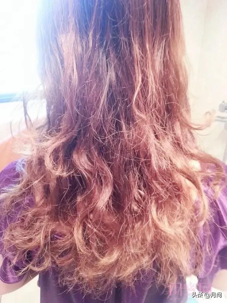 经常染发头发干枯毛躁还能烫发吗,受损严重的头发怎么染发