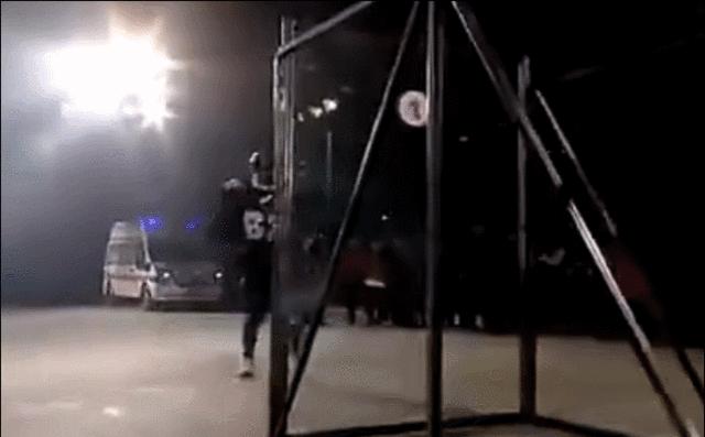 美国大叔网购老年机,美国大叔买安卓手机