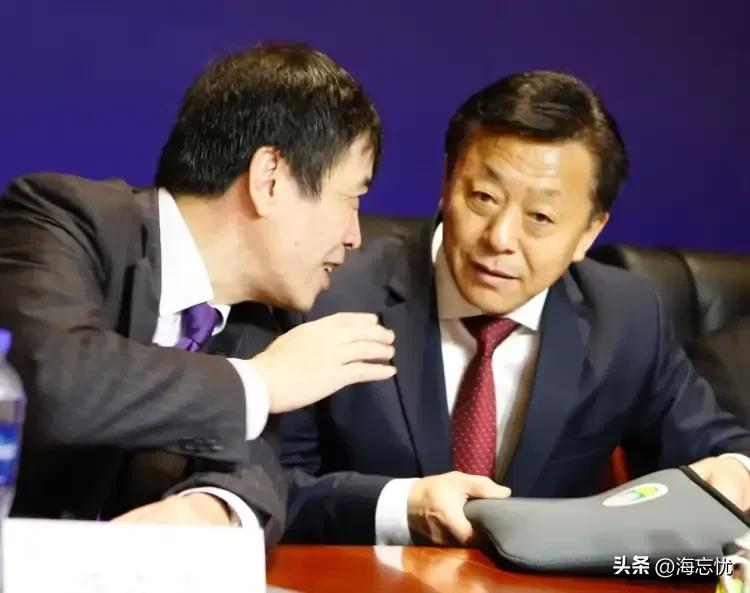 中国足球裁判职业裁判和业余裁判,中国足球裁判抱团取暖