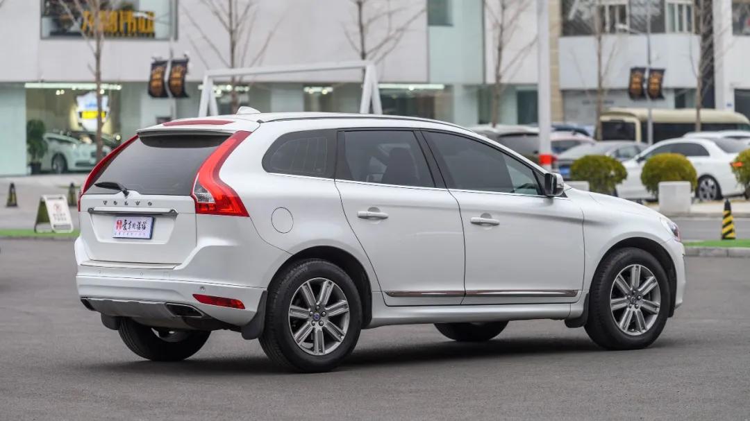 2010年沃尔沃xc60二手多少钱,杭州全款13万15年的沃尔沃xc60