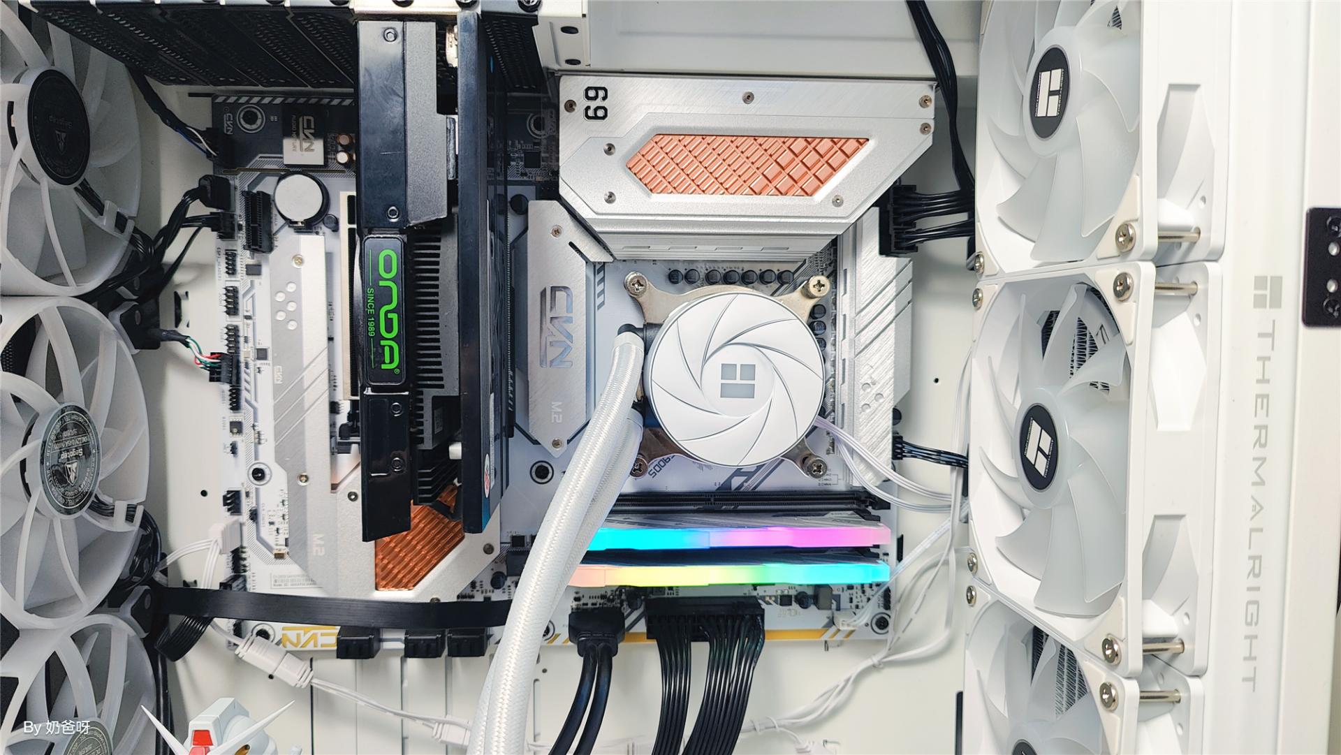 疫情期间居家找事做,耗资2W+打造纯白系居家办公桌面