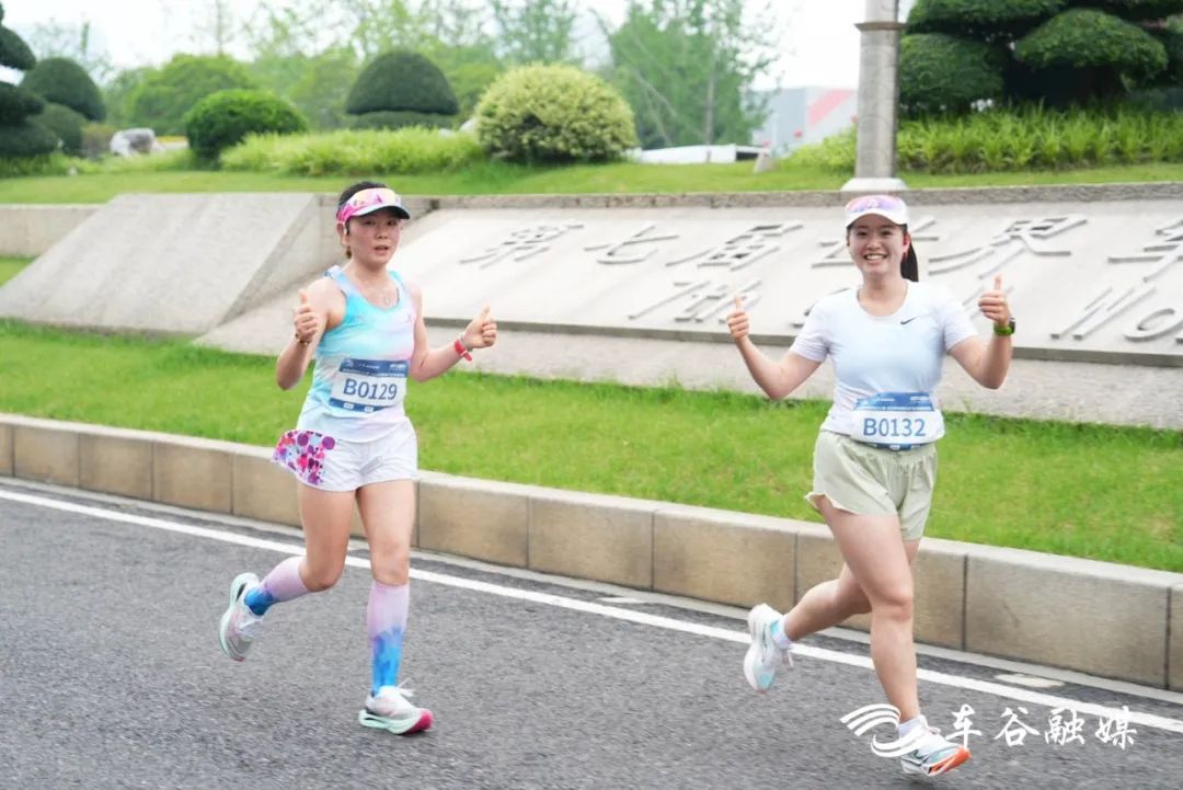 祝贺东风本田建设二十周年，两千余跑友“铁马”赛道“为爱奔跑”