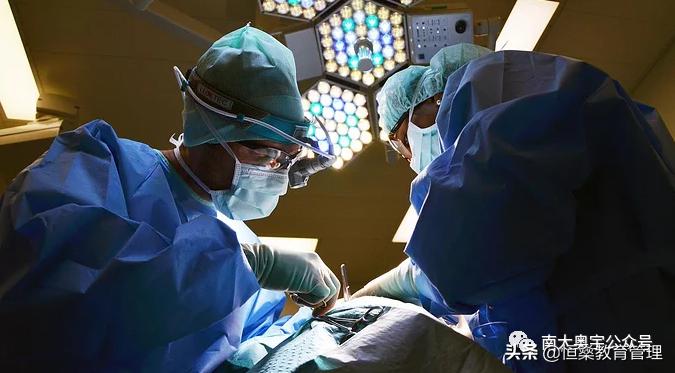 未来学医什么专业好就业,学医要学些什么专业才能当医生