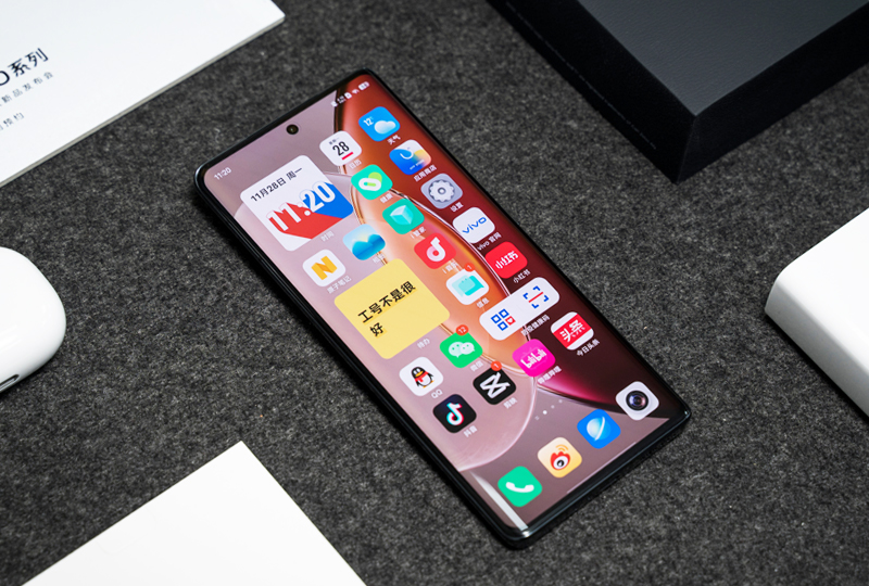 vivox70pro+和小米11ultra,vivo手机和小米手机哪个拍照好