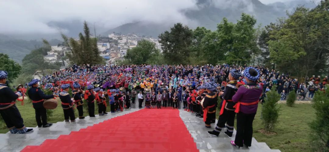 黔西南州布依族和苗族穿戴区别,兴义旅游布依族传统服饰