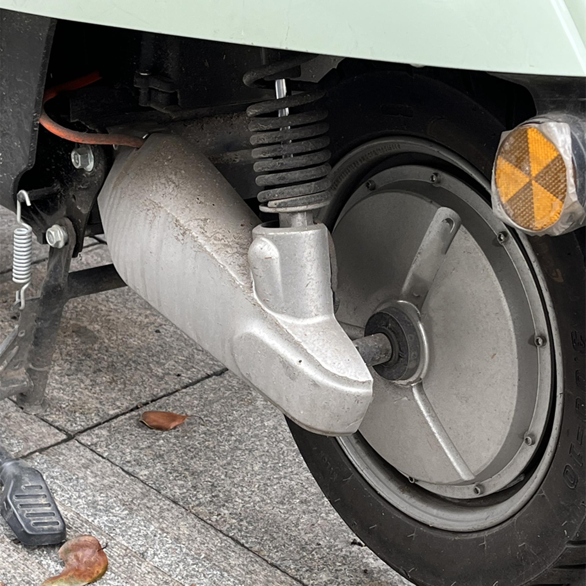 几万块钱的两轮电动车哪款更靠谱,两轮电动车哪种车型好看