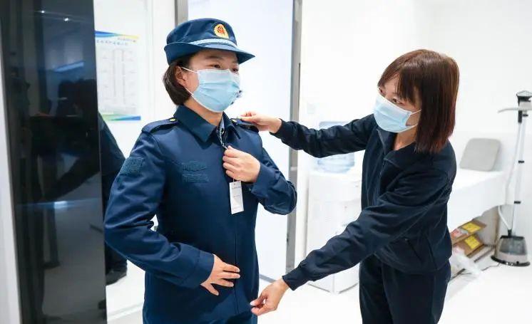 部队被装开箱,部队被装