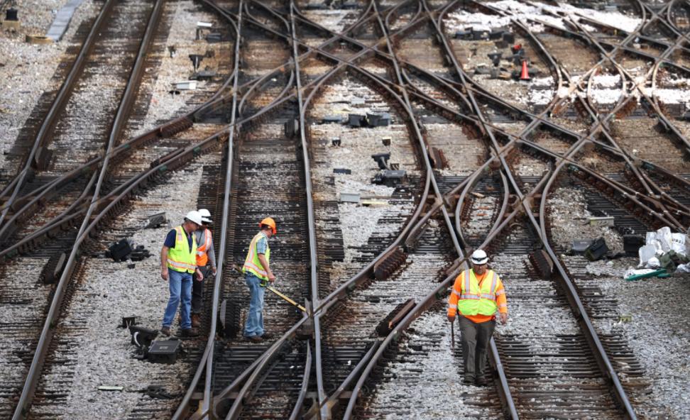 彻底扯下美国最后一块遮羞布，大量美国网友建议抓紧向中国学习