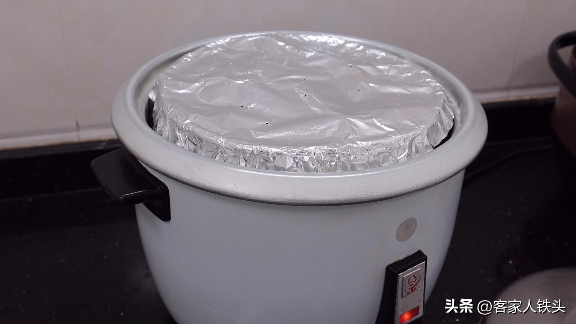 客家干鱿鱼焖猪脚,客家干蒸猪脚