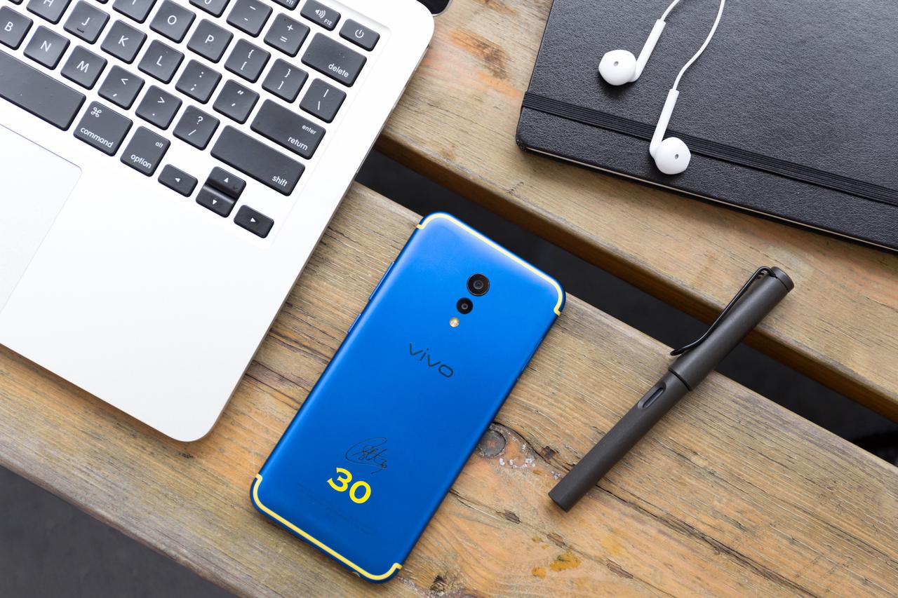 vivo库里定制,库里拿vivo定制版手机