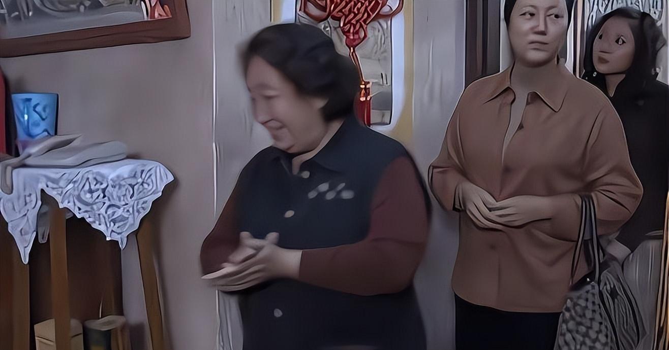 儿媳眨眼逼我说退休金只有3000，亲家跟我不一样