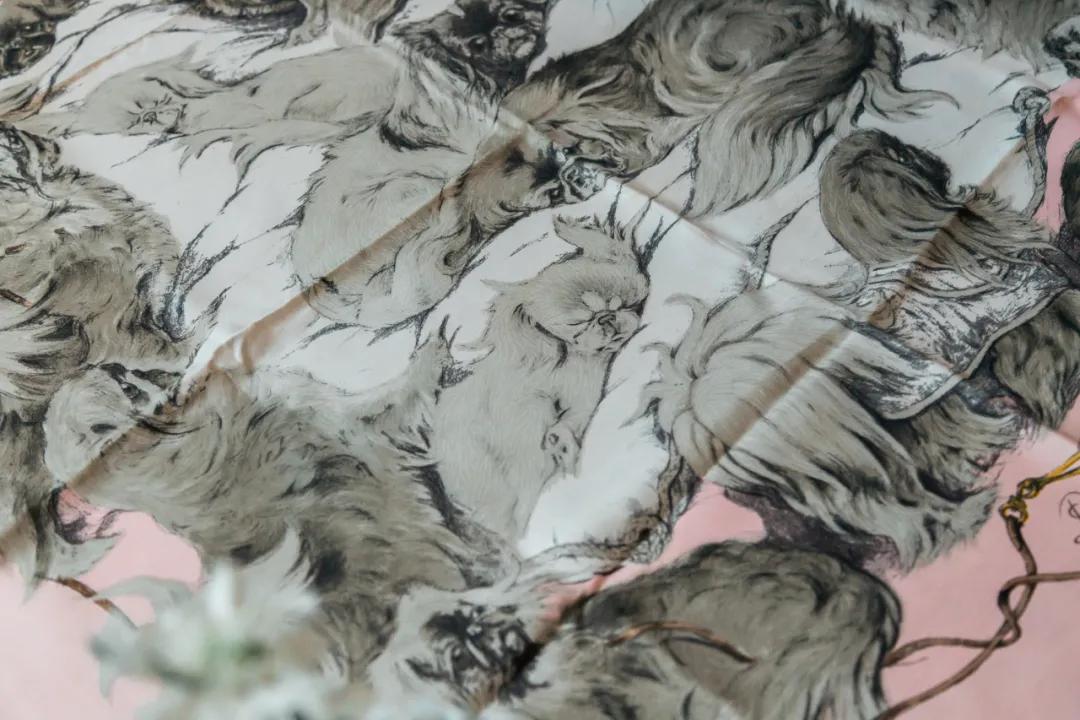 最火的爱马仕丝巾,第一条爱马仕丝巾