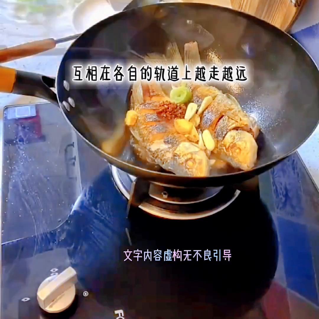 爹妈静悄悄，准是在作妖。放假回去我突然多了一个弟弟！！...