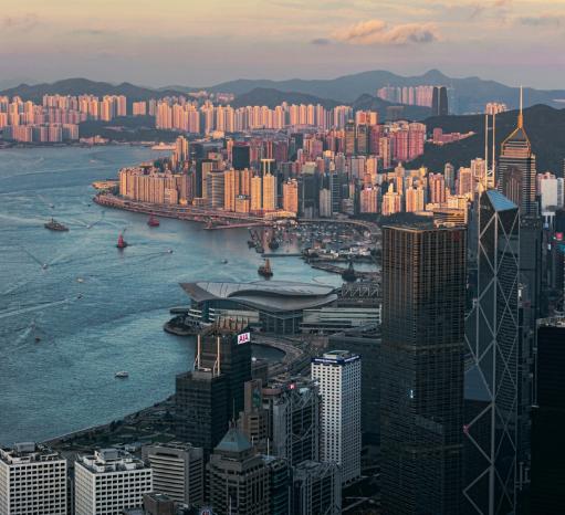 频繁往返上海香港，抛离精致外表的掩饰，聊一聊两城之间的差距