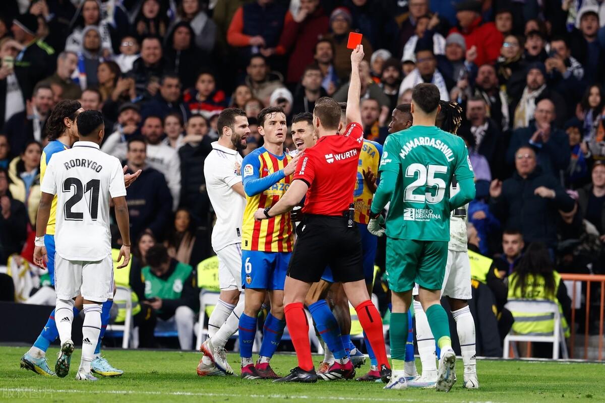 西甲风云2比0，阿森西奥群战探虎穴，维尼修斯只身捣黄龙