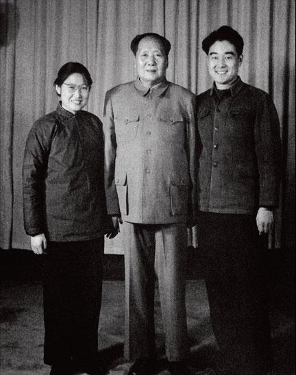 73年毛主席派人给*子珍贺**送去8000元,*子珍贺**:把钱全部退给主席吧