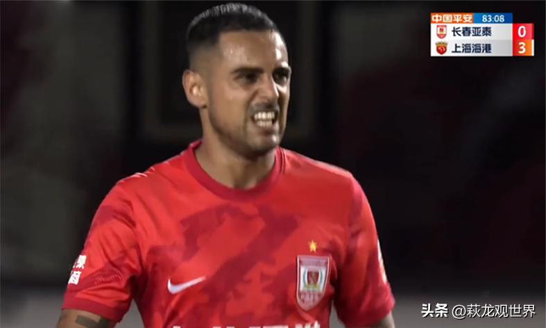 海港一骑绝尘！门柱连阻武球王莱昂纳多被队友推搡回泰山吧不受气