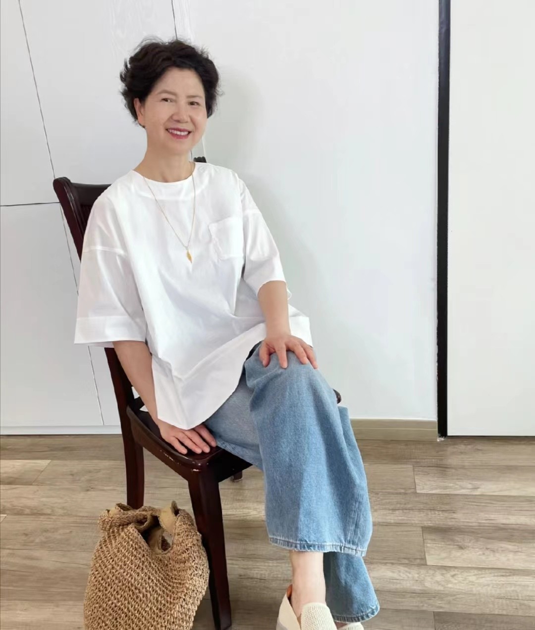 适合40岁女人头发比较多的发型,日系50岁过肩发